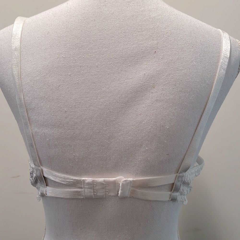 NWOT - 38D - Picture 2 of 3